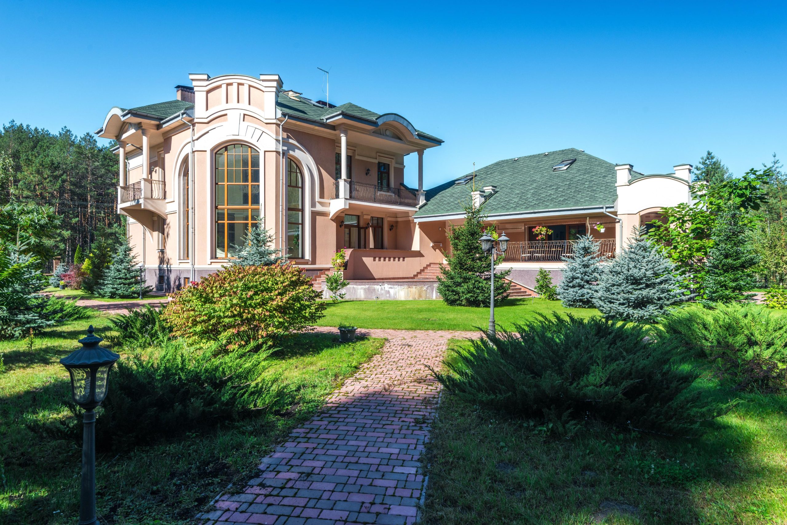 12 Easy Landscaping Ideas for a Low Maintenance Front Yard